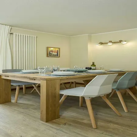 Apartment Ensa, Alpes Agency, Central Chamonix, Sleeps 4 *