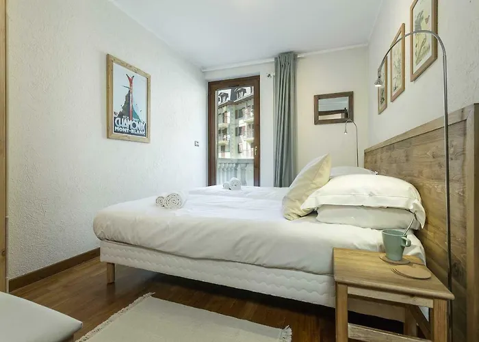 Apartment Ensa, Alpes Agency, Central Chamonix, Sleeps 4